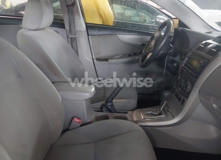 Photo 5 of 2012 Toyota Corolla LE (VIN 2T1BU4EE5CC918068)