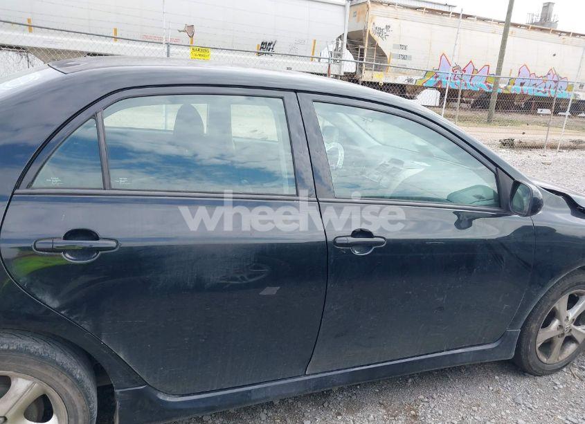 Photo 13 of 2013 Toyota Corolla S (VIN 2T1BU4EE5DC001276)