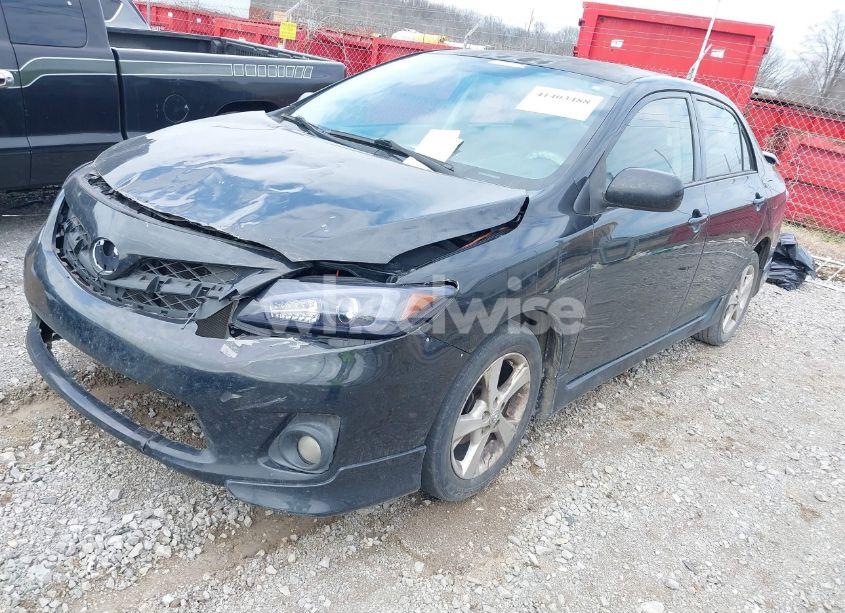 Photo 2 of 2013 Toyota Corolla S (VIN 2T1BU4EE5DC001276)