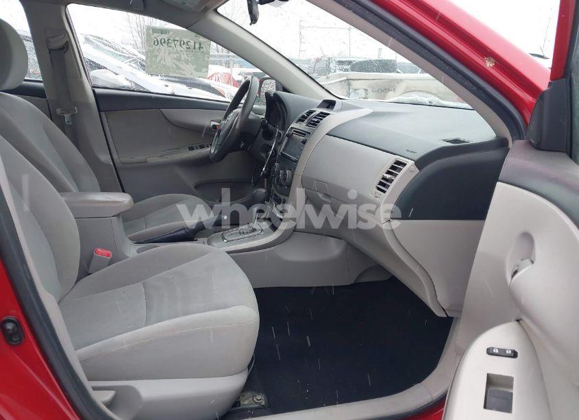 Photo 5 of 2013 Toyota Corolla LE (VIN 2T1BU4EE5DC021768)