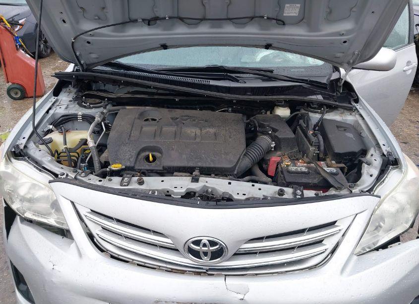 Photo 10 of 2013 Toyota Corolla LE (VIN 2T1BU4EE5DC037355)