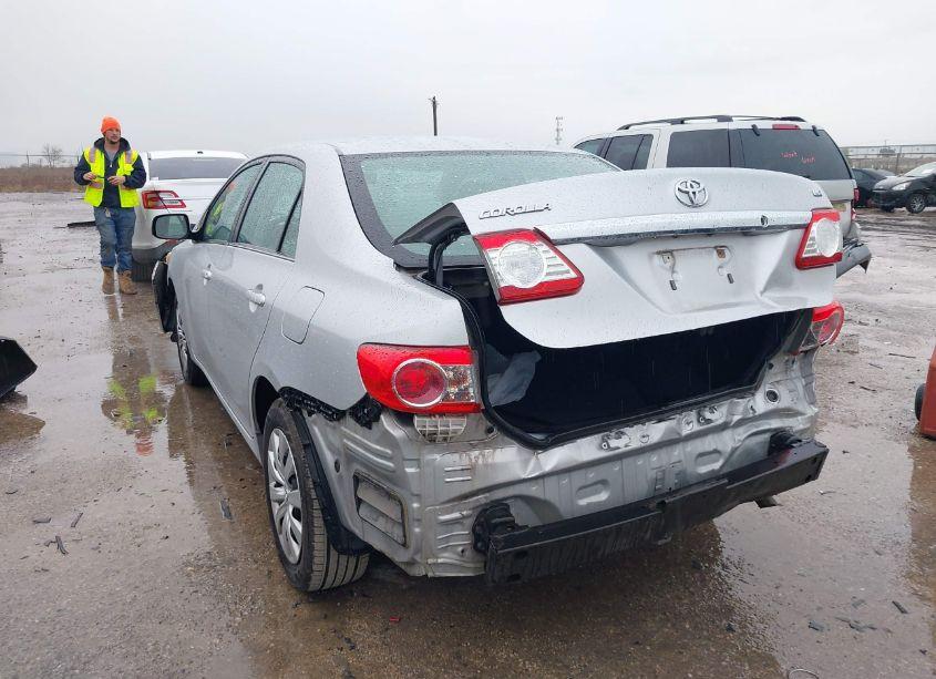 Photo 3 of 2013 Toyota Corolla LE (VIN 2T1BU4EE5DC037355)