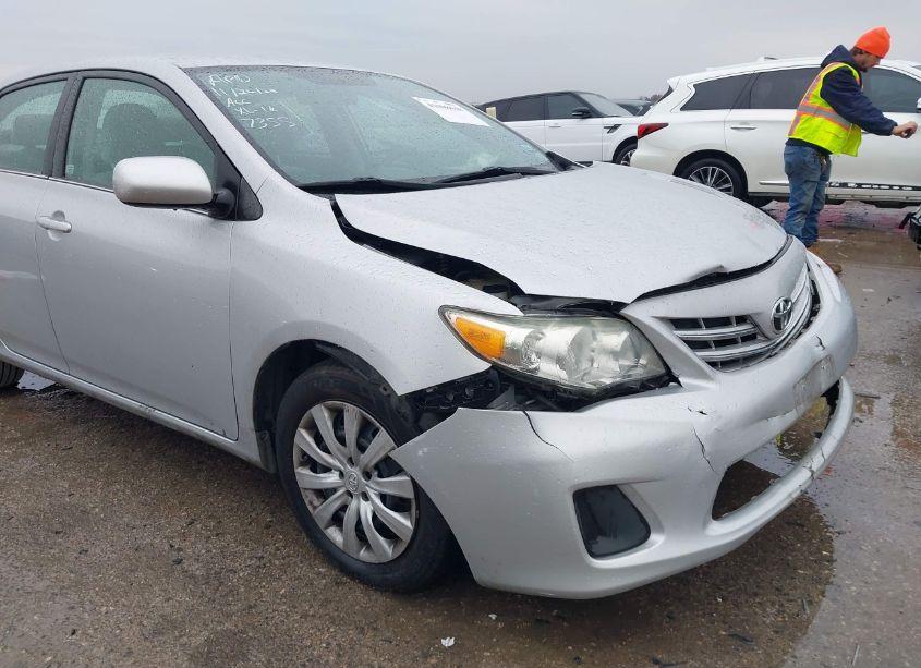 Photo 6 of 2013 Toyota Corolla LE (VIN 2T1BU4EE5DC037355)