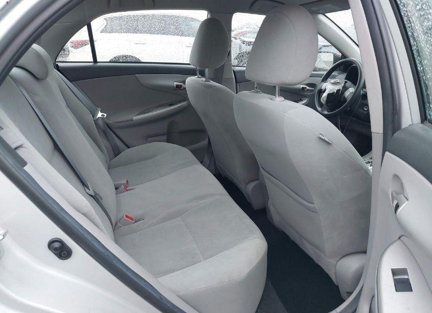 Photo 8 of 2013 Toyota Corolla LE (VIN 2T1BU4EE5DC037355)