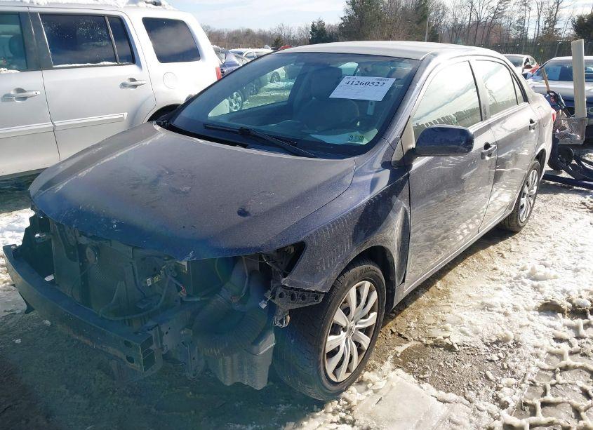 Photo 2 of 2013 Toyota Corolla LE (VIN 2T1BU4EE5DC063289)