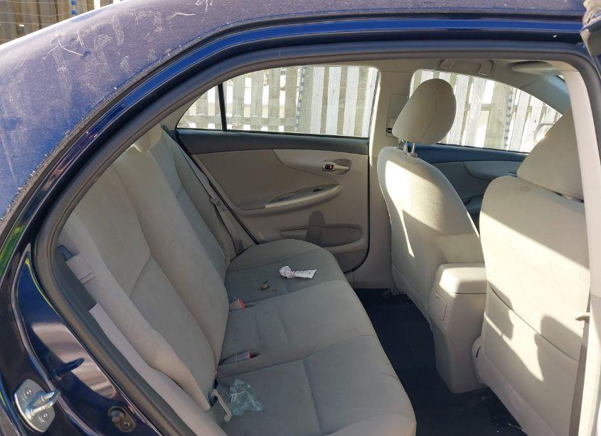 Photo 8 of 2013 Toyota Corolla LE (VIN 2T1BU4EE5DC063289)