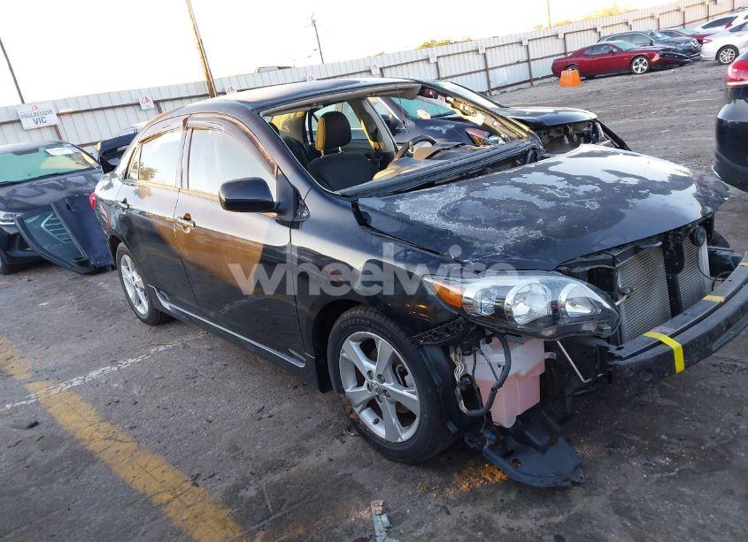 2013 Toyota Corolla S (VIN 2T1BU4EE5DC073451) main photo