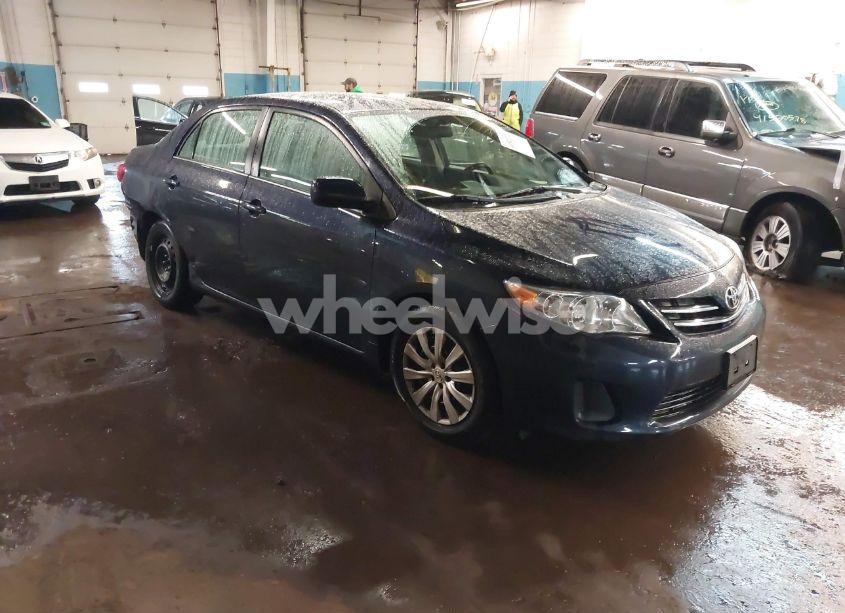 2013 Toyota Corolla LE (VIN 2T1BU4EE5DC106240) main photo