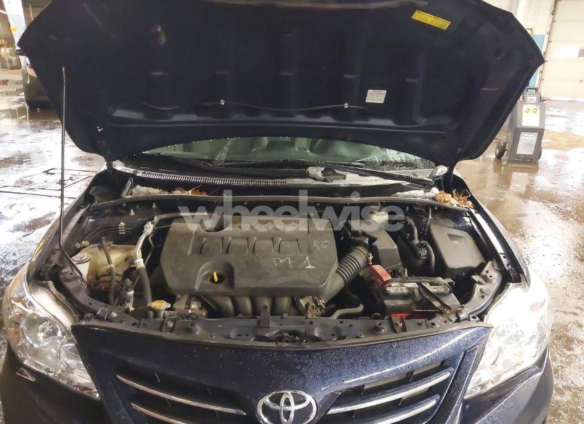 Photo 10 of 2013 Toyota Corolla LE (VIN 2T1BU4EE5DC106240)