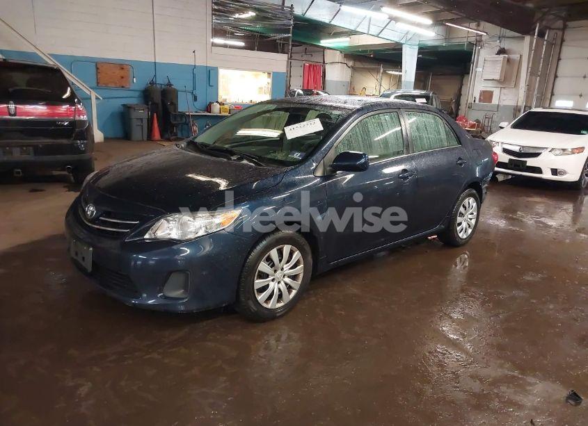 Photo 2 of 2013 Toyota Corolla LE (VIN 2T1BU4EE5DC106240)