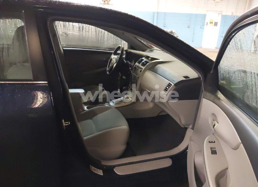 Photo 5 of 2013 Toyota Corolla LE (VIN 2T1BU4EE5DC106240)