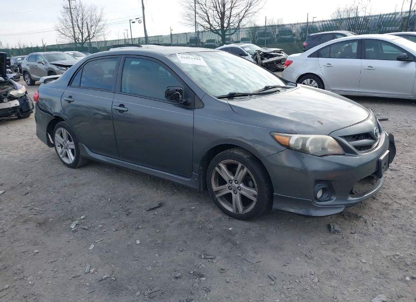 2013 Toyota Corolla S (VIN 2T1BU4EE5DC110126) main photo