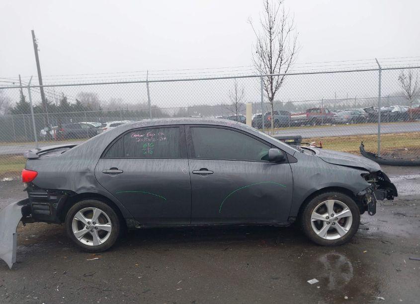 Photo 13 of 2013 Toyota Corolla S (VIN 2T1BU4EE5DC111275)