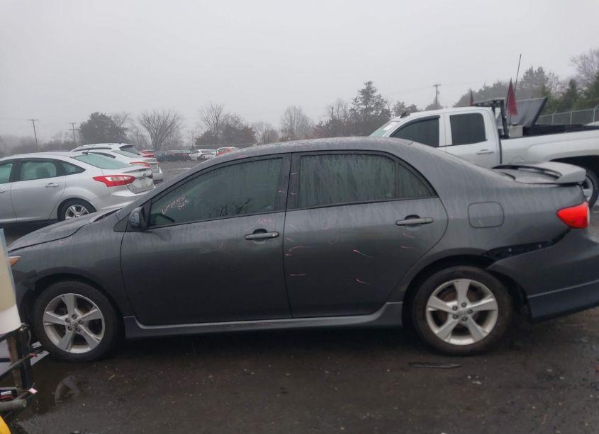 Photo 14 of 2013 Toyota Corolla S (VIN 2T1BU4EE5DC111275)