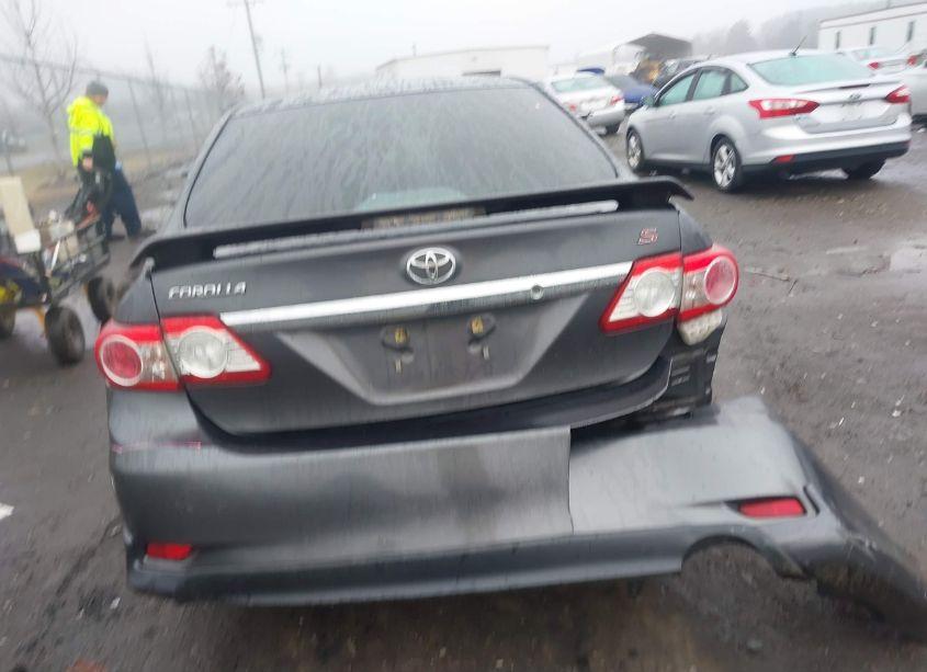 Photo 16 of 2013 Toyota Corolla S (VIN 2T1BU4EE5DC111275)