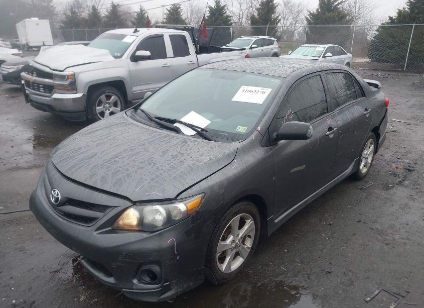 Photo 2 of 2013 Toyota Corolla S (VIN 2T1BU4EE5DC111275)