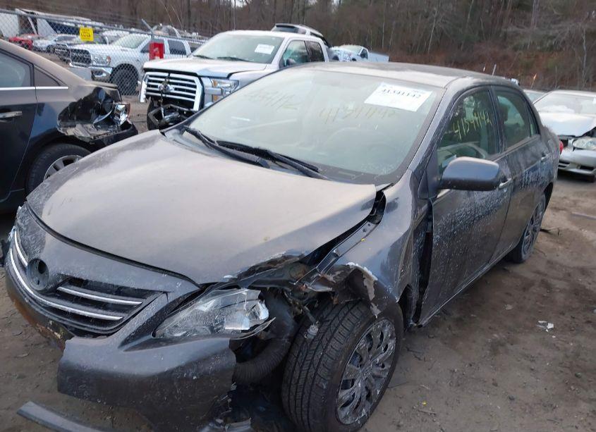 Photo 2 of 2013 Toyota Corolla LE (VIN 2T1BU4EE5DC128075)