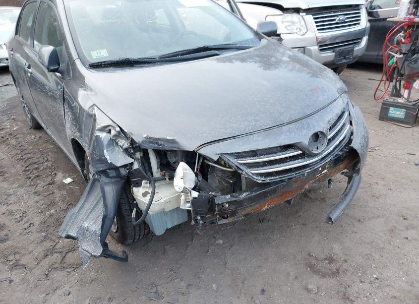 Photo 6 of 2013 Toyota Corolla LE (VIN 2T1BU4EE5DC128075)