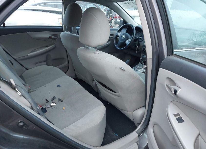 Photo 8 of 2013 Toyota Corolla LE (VIN 2T1BU4EE5DC128075)