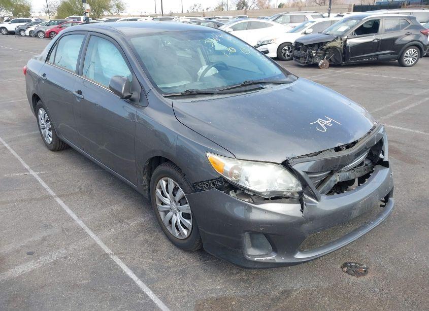 2013 Toyota Corolla LE (VIN 2T1BU4EE5DC934644) main photo