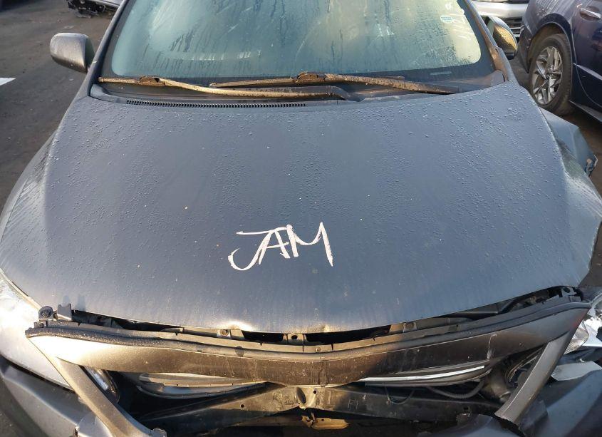 Photo 10 of 2013 Toyota Corolla LE (VIN 2T1BU4EE5DC934644)