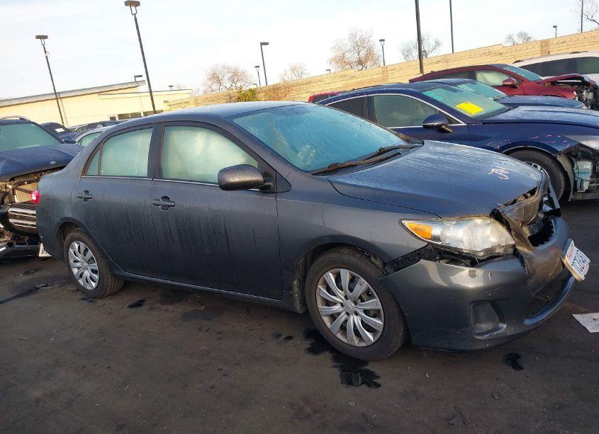 Photo 13 of 2013 Toyota Corolla LE (VIN 2T1BU4EE5DC934644)
