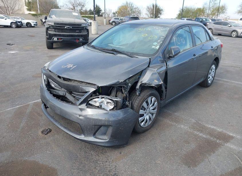 Photo 2 of 2013 Toyota Corolla LE (VIN 2T1BU4EE5DC934644)