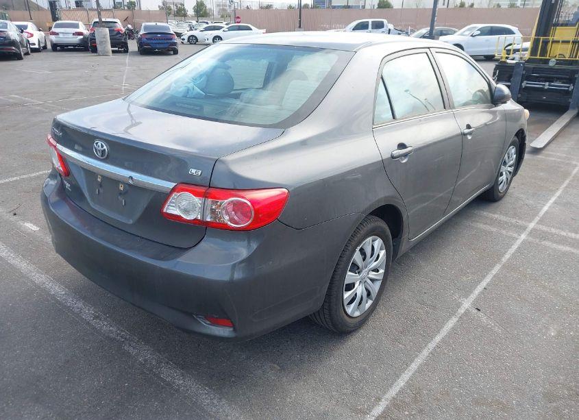 Photo 4 of 2013 Toyota Corolla LE (VIN 2T1BU4EE5DC934644)