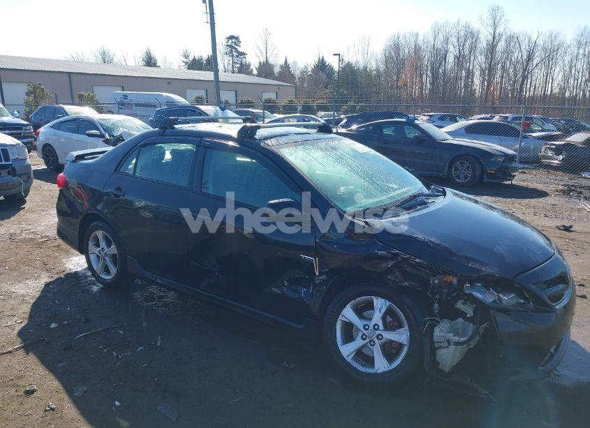 2013 Toyota Corolla S (VIN 2T1BU4EE5DC943523) main photo