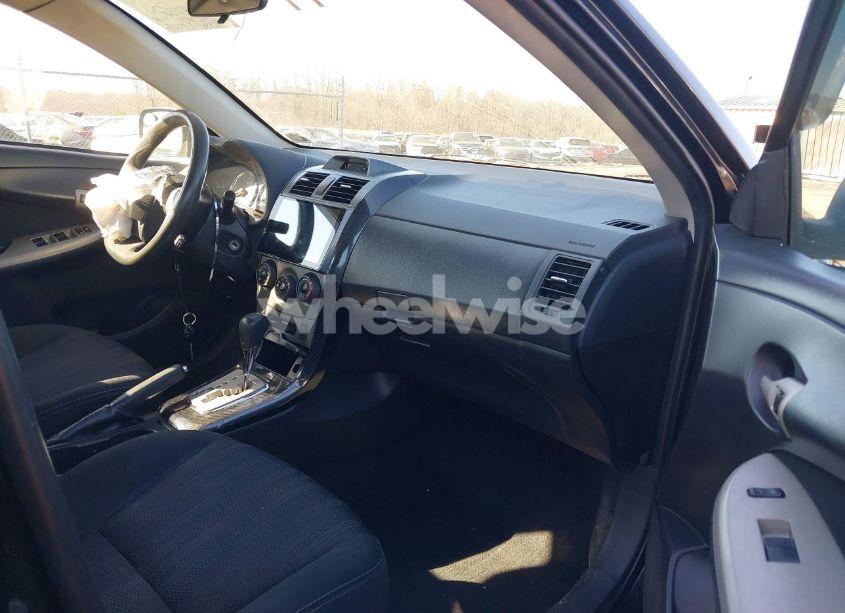 Photo 5 of 2013 Toyota Corolla S (VIN 2T1BU4EE5DC943523)