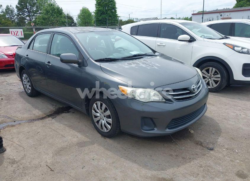 2013 Toyota Corolla LE (VIN 2T1BU4EE5DC957261) main photo
