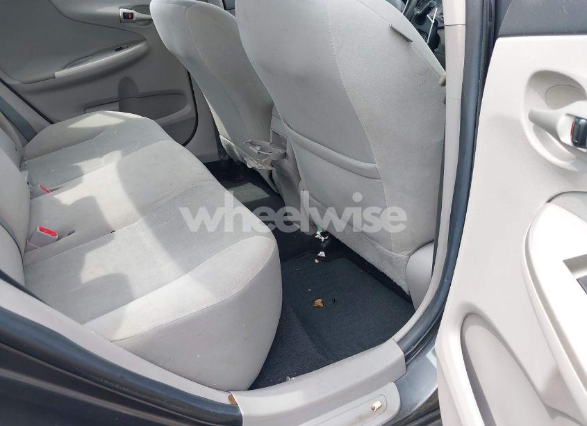 Photo 8 of 2013 Toyota Corolla LE (VIN 2T1BU4EE5DC957261)