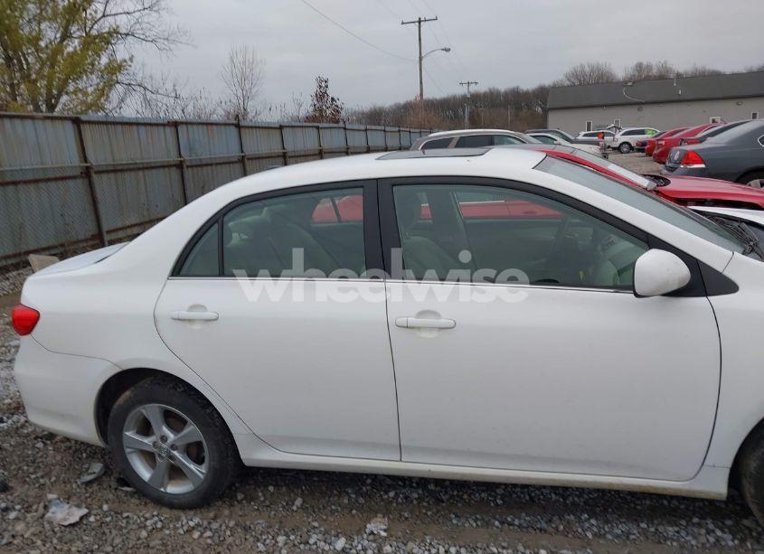 Photo 13 of 2013 Toyota Corolla LE (VIN 2T1BU4EE5DC959835)