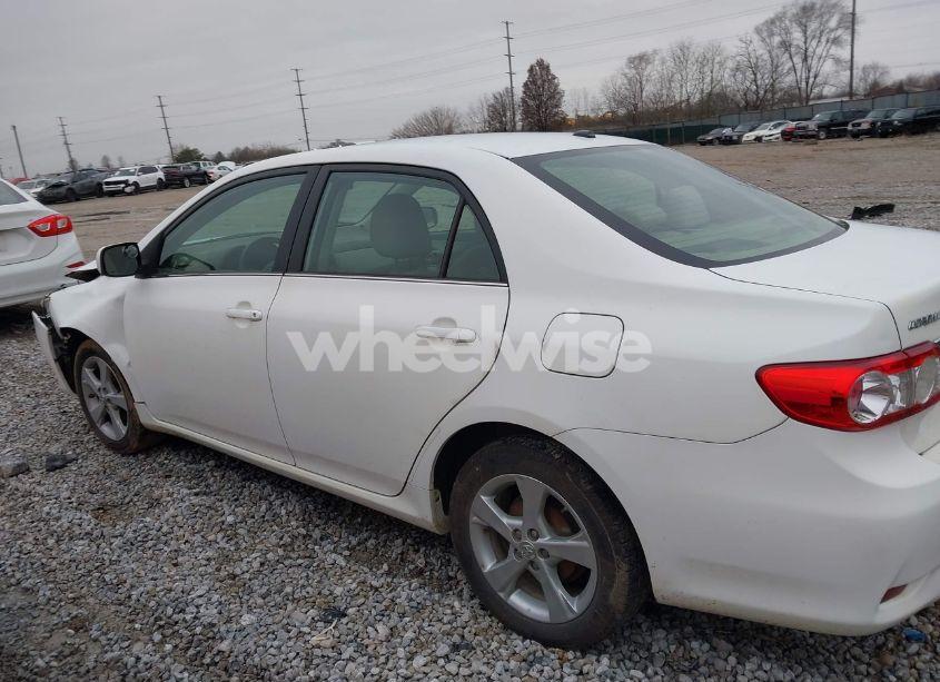Photo 14 of 2013 Toyota Corolla LE (VIN 2T1BU4EE5DC959835)
