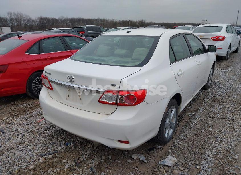 Photo 4 of 2013 Toyota Corolla LE (VIN 2T1BU4EE5DC959835)