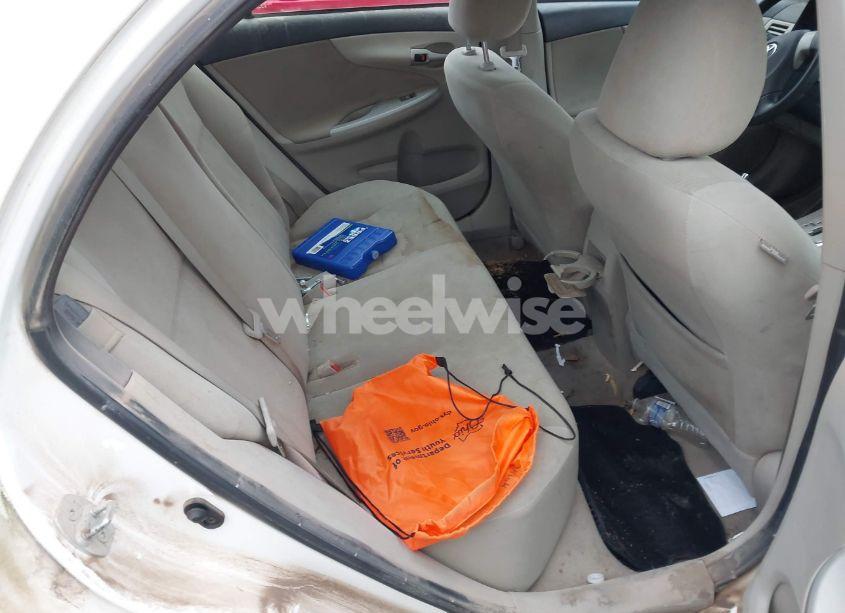 Photo 8 of 2013 Toyota Corolla LE (VIN 2T1BU4EE5DC959835)