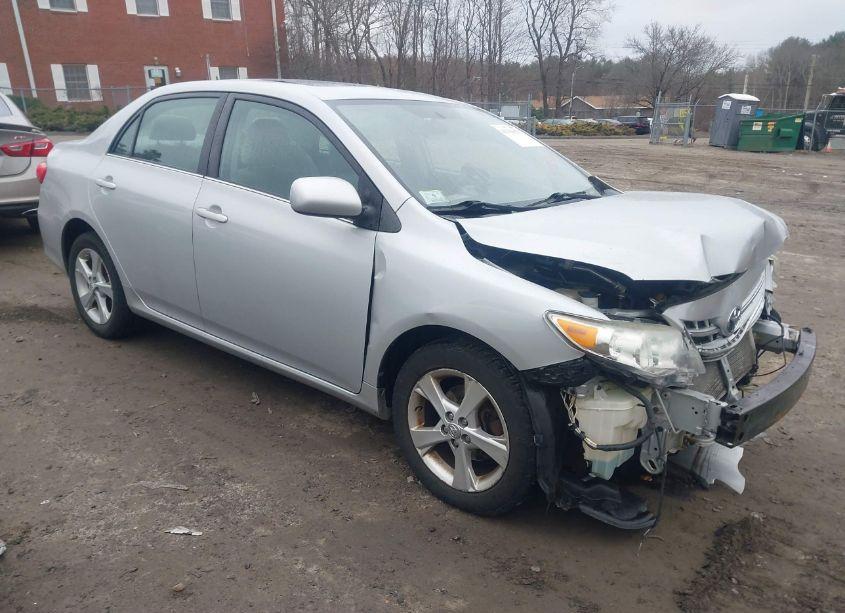 2013 Toyota Corolla LE (VIN 2T1BU4EE5DC964842) main photo