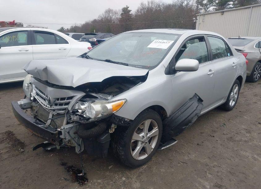 Photo 2 of 2013 Toyota Corolla LE (VIN 2T1BU4EE5DC964842)