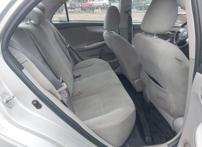 Photo 8 of 2013 Toyota Corolla LE (VIN 2T1BU4EE5DC964842)