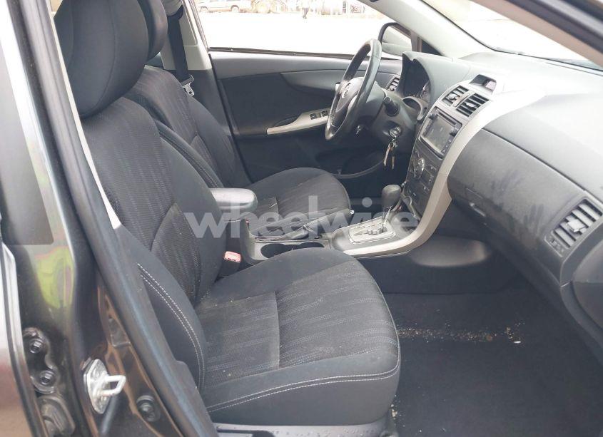 Photo 5 of 2013 Toyota Corolla S (VIN 2T1BU4EE5DC987182)