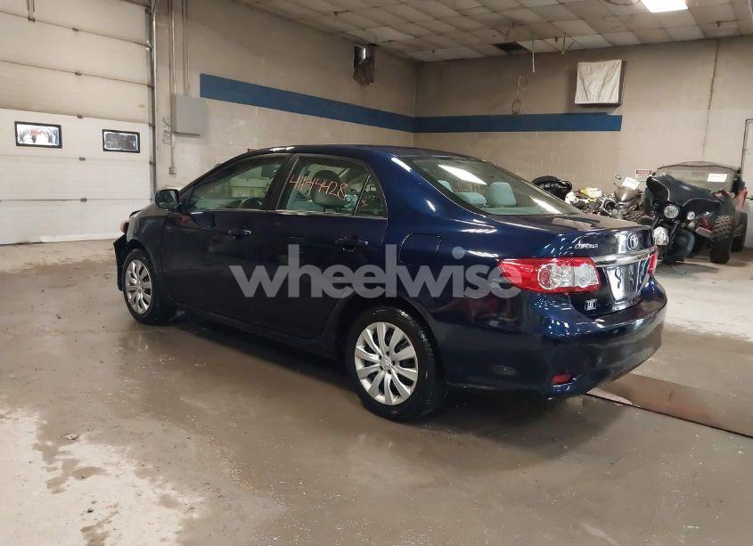 Photo 3 of 2013 Toyota Corolla LE (VIN 2T1BU4EE5DC992401)