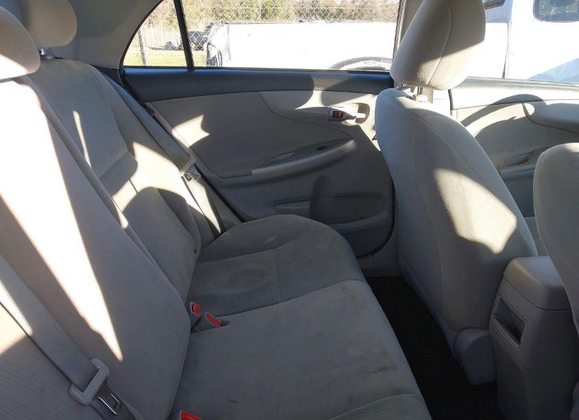 Photo 8 of 2013 Toyota Corolla LE (VIN 2T1BU4EE5DC994259)