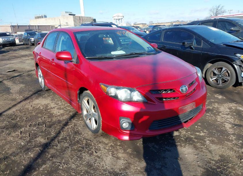 2013 Toyota Corolla S (VIN 2T1BU4EE5DC998215) main photo