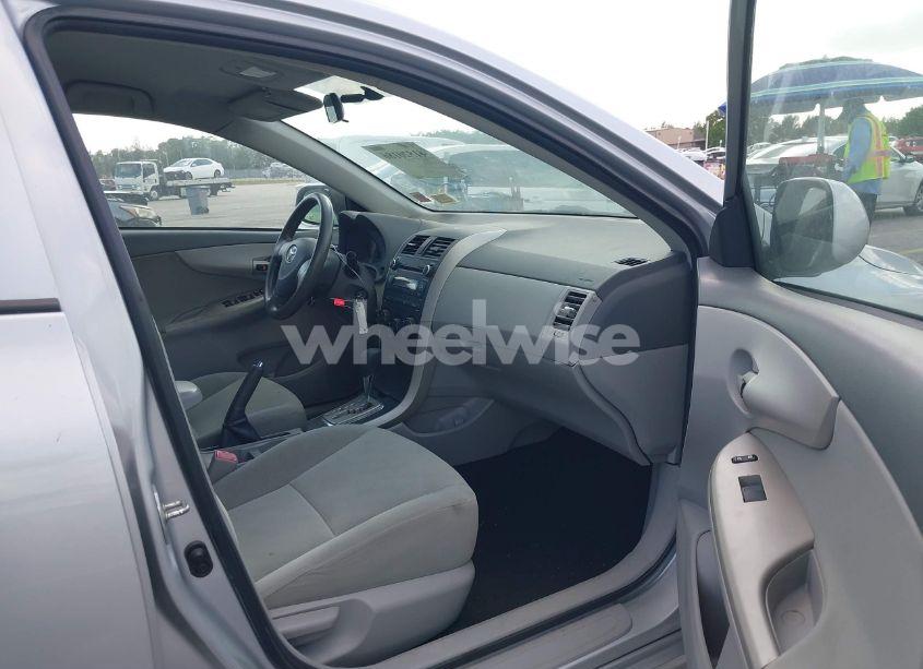 Photo 5 of 2010 Toyota Corolla LE (VIN 2T1BU4EE6AC296299)