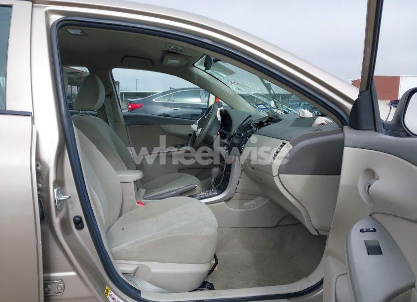 Photo 5 of 2010 Toyota Corolla LE (VIN 2T1BU4EE6AC495272)