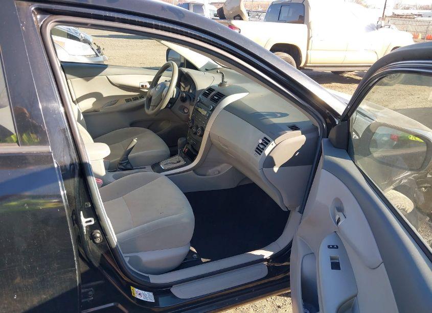 Photo 5 of 2010 Toyota Corolla LE (VIN 2T1BU4EE6AC495773)