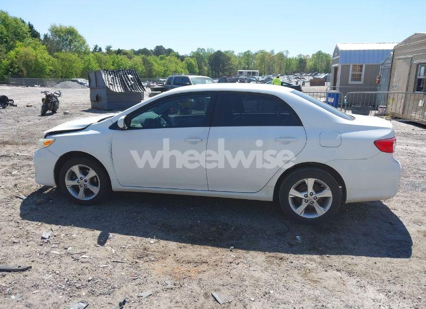 Photo 13 of 2011 Toyota Corolla LE (VIN 2T1BU4EE6BC566052)