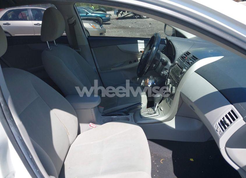 Photo 5 of 2011 Toyota Corolla LE (VIN 2T1BU4EE6BC566052)