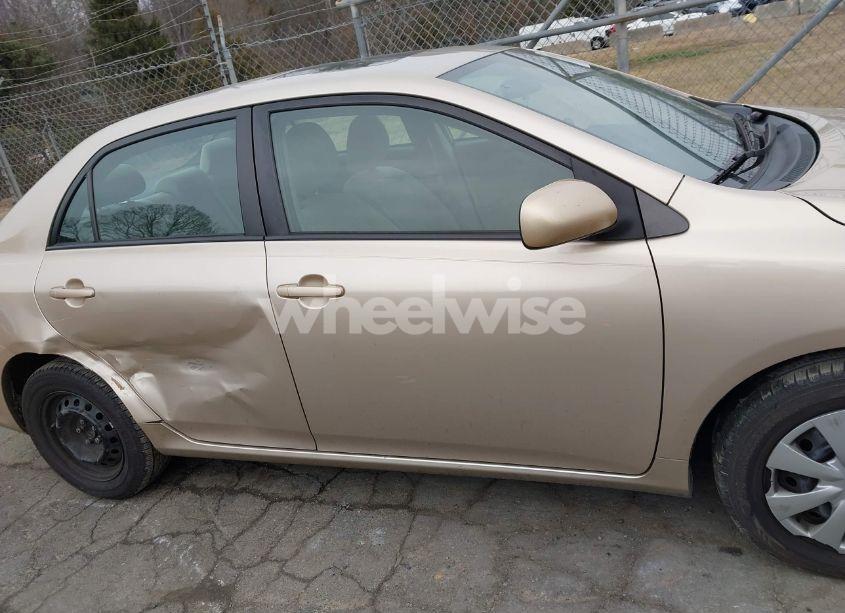 Photo 13 of 2011 Toyota Corolla LE (VIN 2T1BU4EE6BC576502)