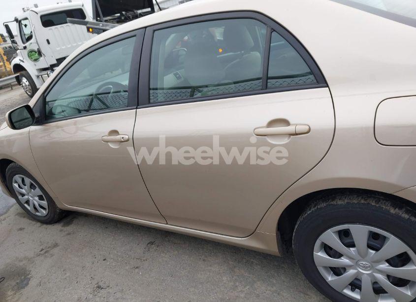 Photo 14 of 2011 Toyota Corolla LE (VIN 2T1BU4EE6BC576502)